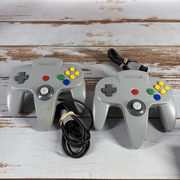 Lot Of 2 Nintendo 64 N64 Controllers OEM Authentic Gray Set Nus-005 See Details - Picture 1 of 8